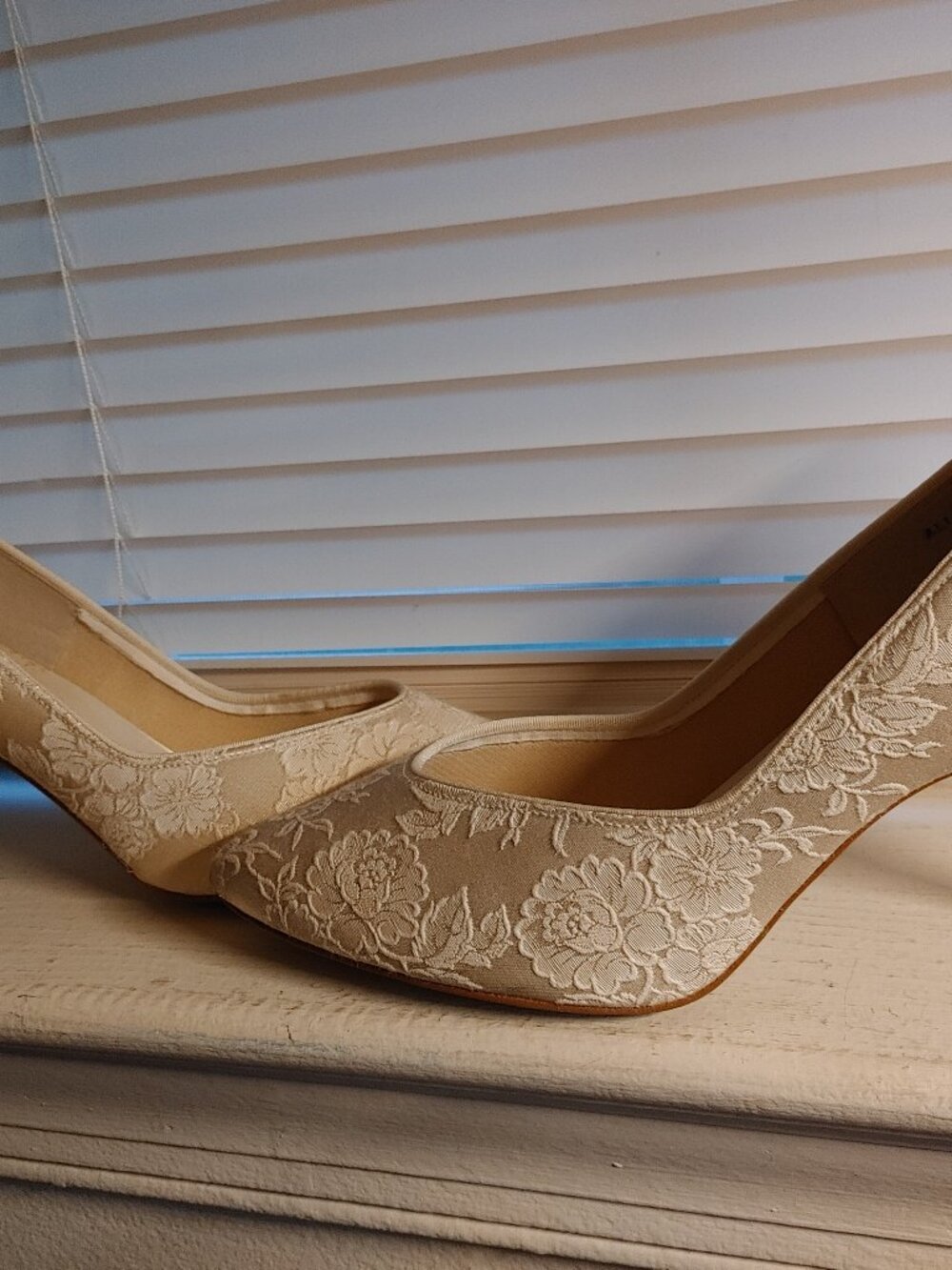 BRIDAL Colorifics Vintage (1987) Bridal Shoes 9.5 Medium - Picture 2 of 6